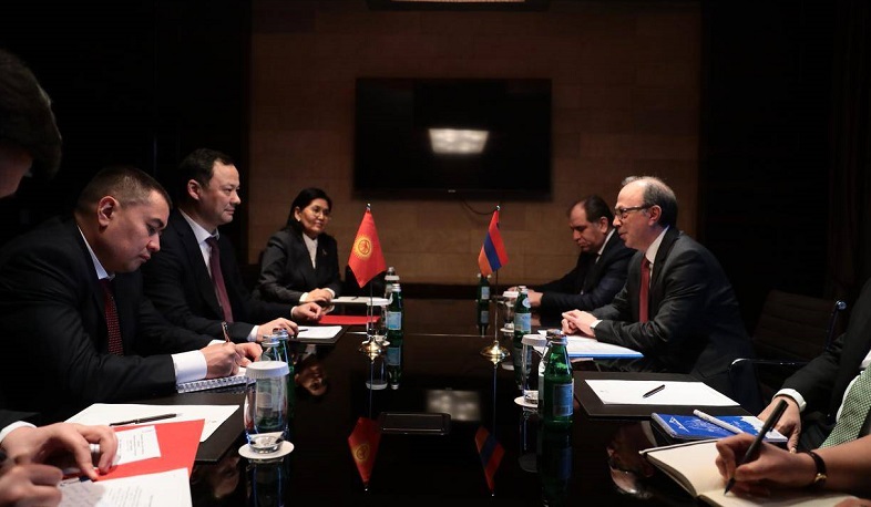 Ара Айвазян встретился с главой МИД Кыргызской Республики Русланом Казакбаевым