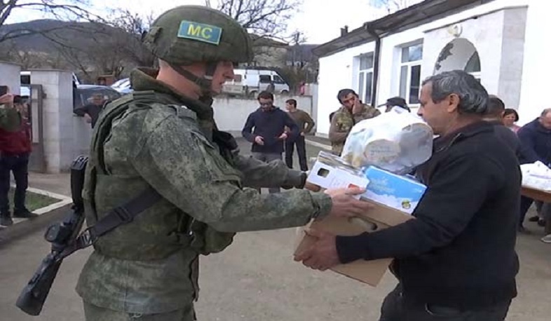 Российские миротворцы доставили гуманитарную помощь жителям населенного пункта Тагавард в Нагорном Карабахе