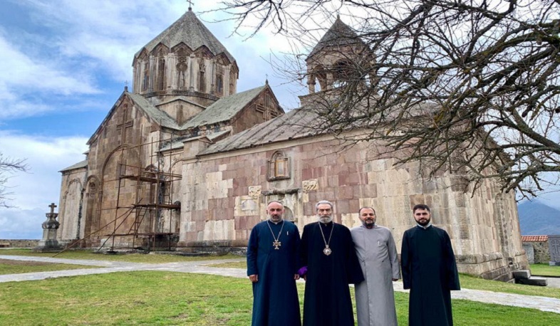 Архиепископ Паргев посетил монастырь Гандзасар с предстоятелем Арцахской епархии