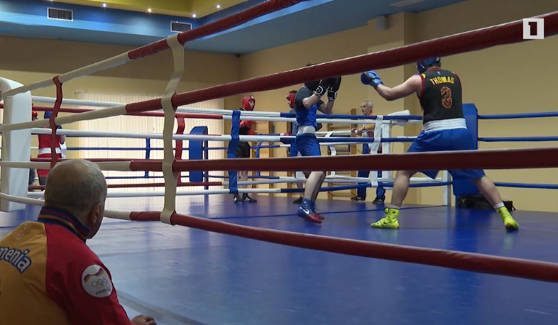 Երիտասարդ բռնցքամարտիկները նախապատրաստվում են աշխարհի առաջնությանը