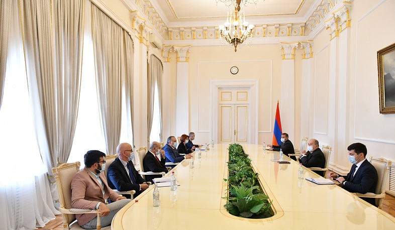 Նախագահը մի շարք բուհերի ռեկտորների հետ քննարկել է «Բարձրագույն կրթության և գիտության մասին» օրենքը