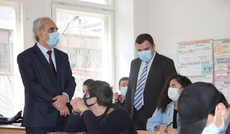 ԿԳՄՍՆ ներկայացուցիչներն այցելել են Վանաձորի կրթական հաստատություններ