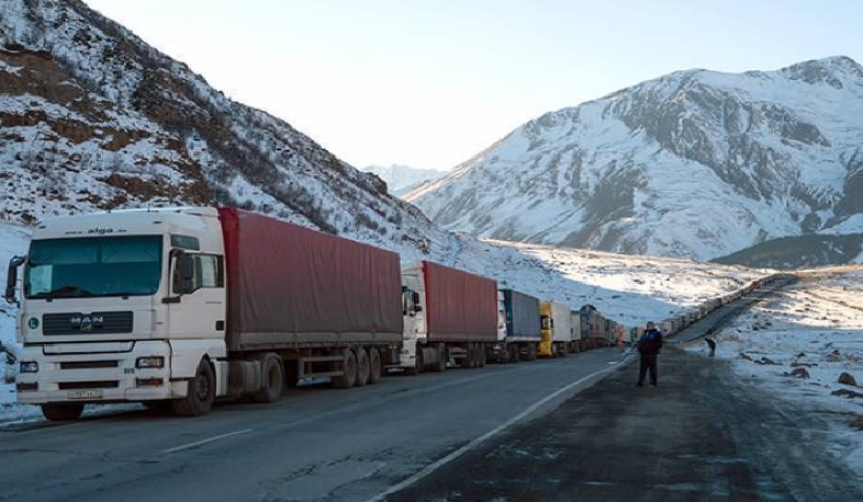 Ստեփանծմինդա-Լարս ավտոճանապարհը փակ է. ռուսական կողմում կուտակված է 348  բեռնատար