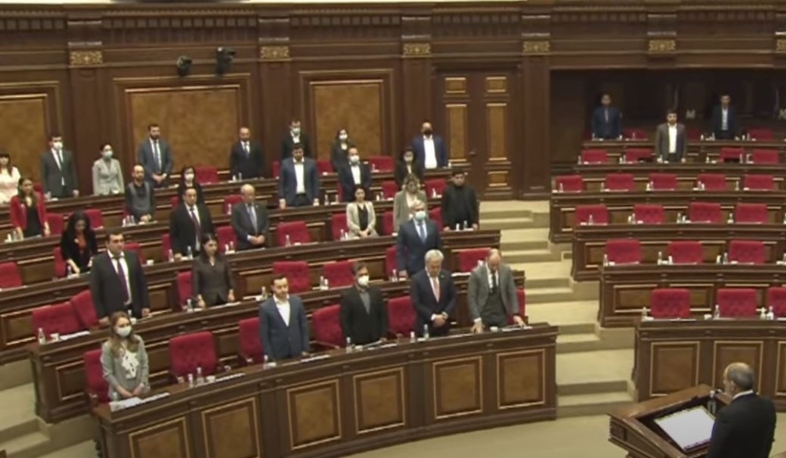 На сегодняшний день подтверждена гибель 3621 человека, 321 числятся пропавшими без вести։ Никол Пашинян