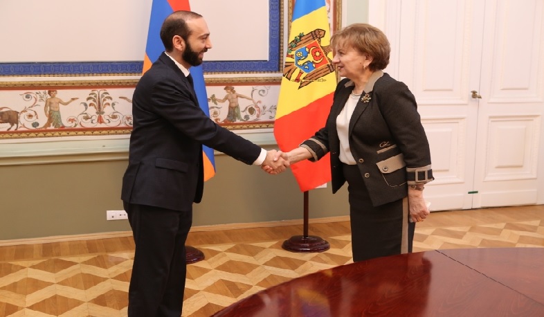 Арарат Мирзоян встретился в Санкт-Петербурге со спикером парламента Молдовы Зинаидой Гречаный