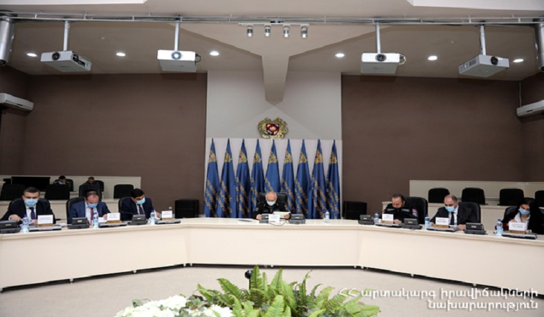 Գազասպառող բնակիչների բնակարաններում ներտնային սպասարկման ծառայության ոլորտը ազատականացնելու վերաբերյալ քննարկում ԱԻՆ-ում