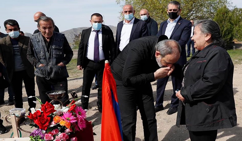 Armenian Prime Minister paid tribute to the memory of victims of 44-day Artsakh war in Vayots Dzor Province