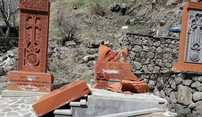 Նոր Երզնկայում խաչքարեր են ջարդվել