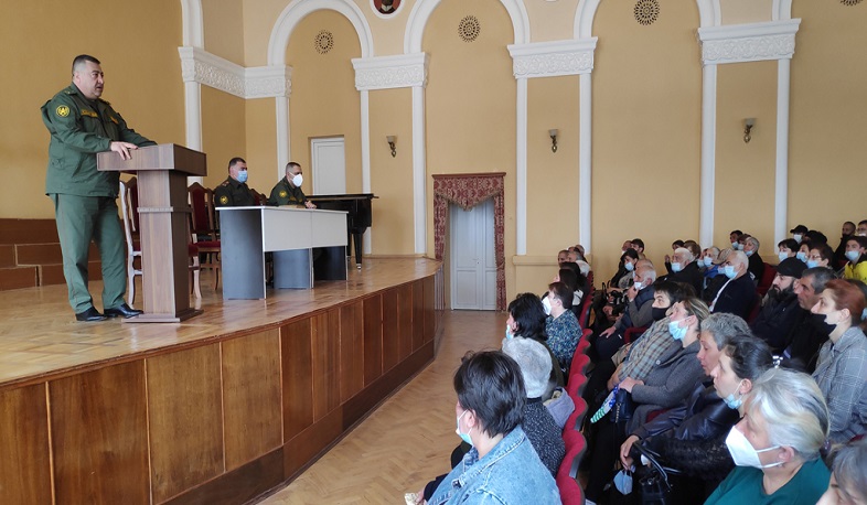 ՀՀ ԶՈՒ ԳՇ սպաները հանդիպել են պատերազմի մասնակիցների հարազատների հետ