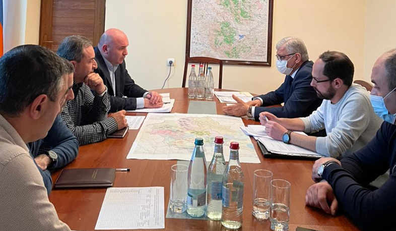 ԱՀ քաղաքաշինության նախարարն ընդունել է Արմեն Ղուլարյանի գլխավորած պատվիրակությանը