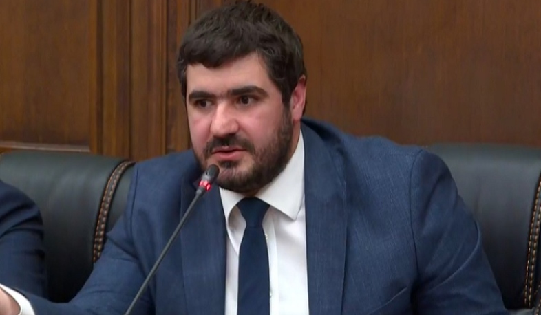 По вопросу пленных необходимо оказать на Азербайджан также политическое давление: Арман Егоян