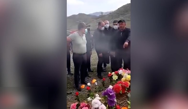 Ներողություն եմ խնդրում վարչապետից․ զոհված զինծառայողի հորեղբոր արձագանքը հերոսի շիրմին վարչապետին մոտ չթողնելուն