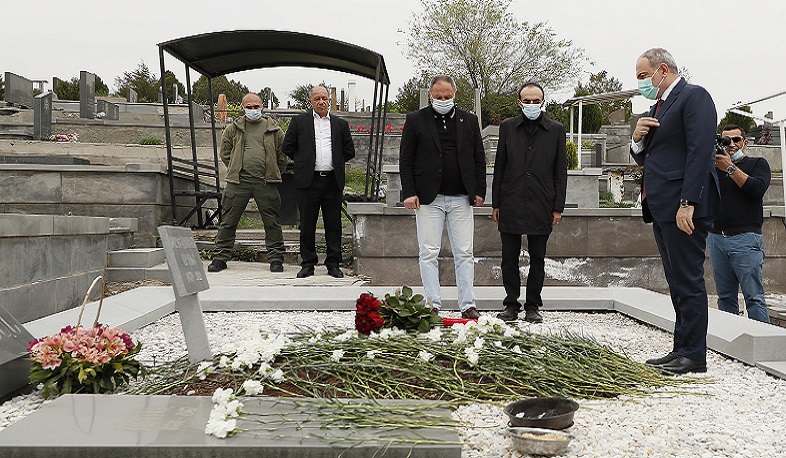 Վարչապետը հարգանքի տուրք է մատուցել Կոմանդոսի հիշատակին