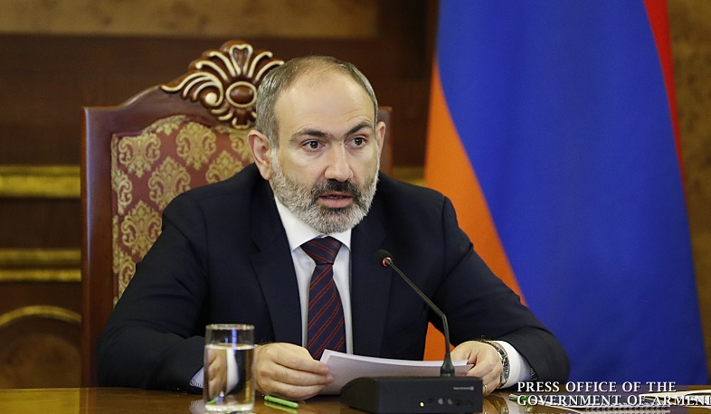 Пашинян в областной администрации Сюника проводит совещание