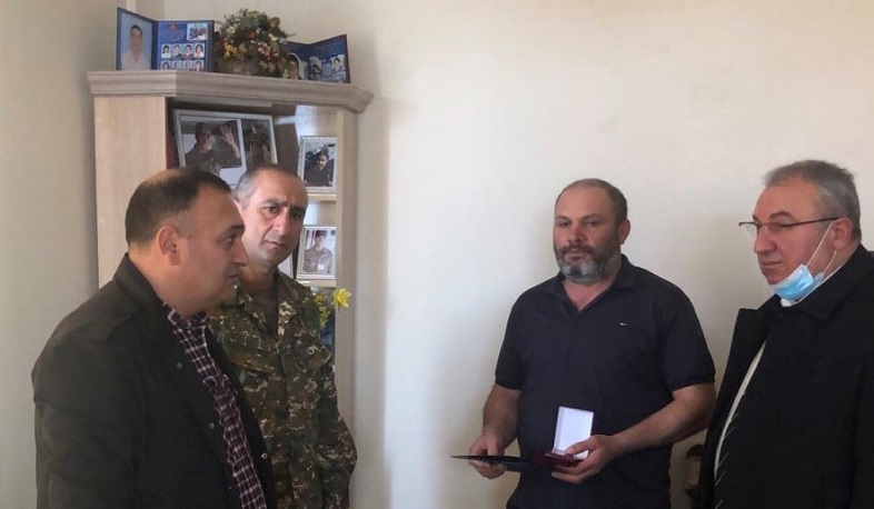 «Մարտական ծառայության» մեդալներ պատերազմում զոհված զինծառայողներին՝ հետմահու