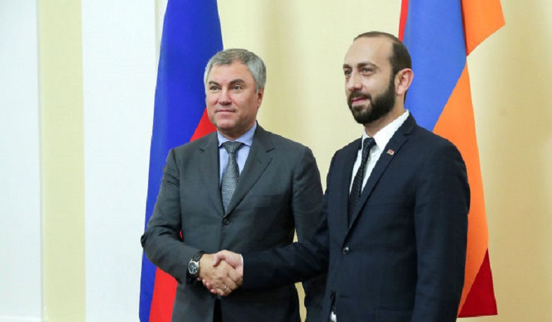 Ararat Mirzoyanla Vyaçeslav Volodin arasında telefon danışığı olub