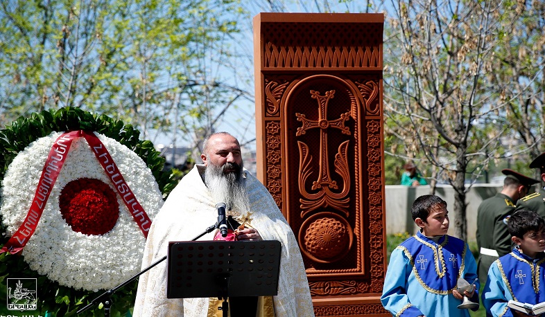 В Нор Норке установлен хачкар памяти героев, погибших в Арцахской войне