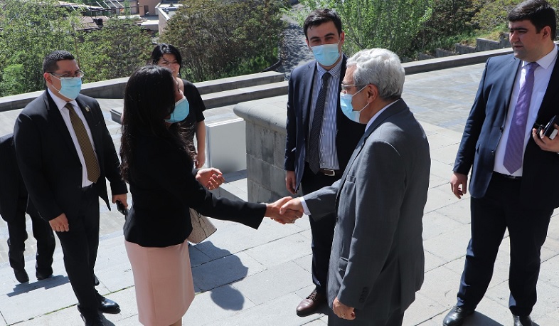 Կենտրոնական Ամերիկայի խորհրդարանի նախագահի գլխավորած պատվիրակությունը այցել է Մատենադարան