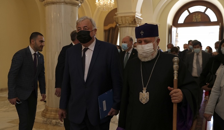 Ամենայն Հայոց Կաթողիկոսն ընդունել է Ֆրանսիայի Սենատի նախագահին