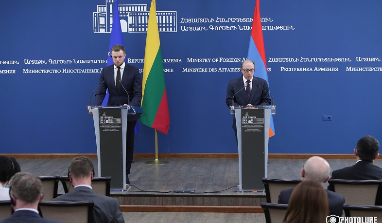 Հայաստանի և Լիտվայի ԱԳ նախարարներ Արա Այվազյանի և Գաբրիելյուս Լանդսբերգիսի համատեղ ասուլիսը | ՈՒՂԻՂ