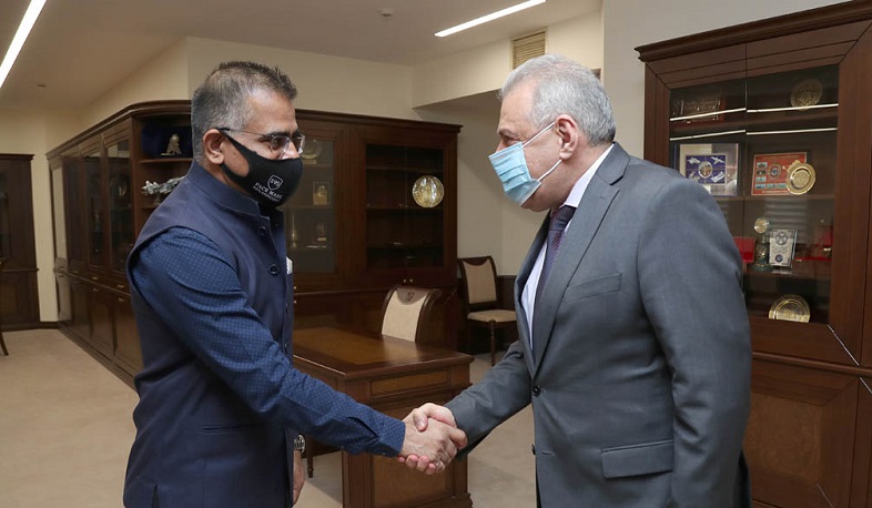 ER Müdafiə naziri və Hindistanın ER-dakı səfiri hərbi-texniki əməkdaşlığın inkişaf prespektivlərini müzakirə etdi