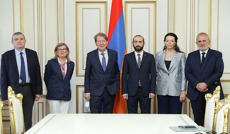 Արարատ Միրզոյանն ընդունել է Ֆրանսիայի խորհրդարանական պատվիրակությանը