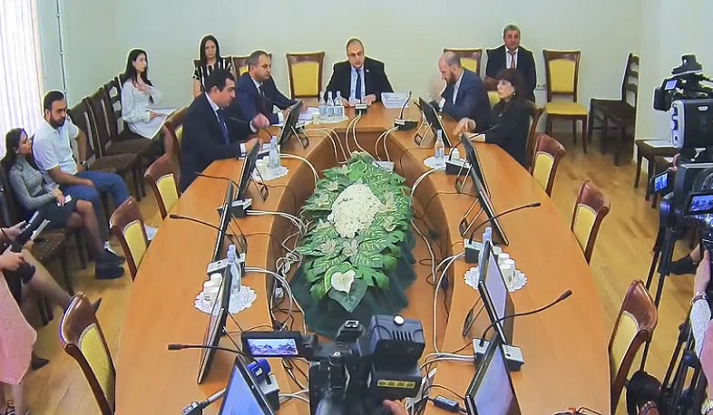 ԱԺ հանձնաժողովը քննարկում է Դատախազության 2020թ. գործունեության մասին հաղորդումը | ՈՒՂԻՂ