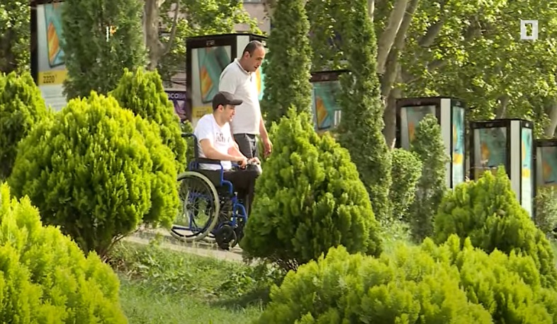 Էլեկտրական կցորդիչով անվասայլակներ՝ վիրավոր տղաների համար