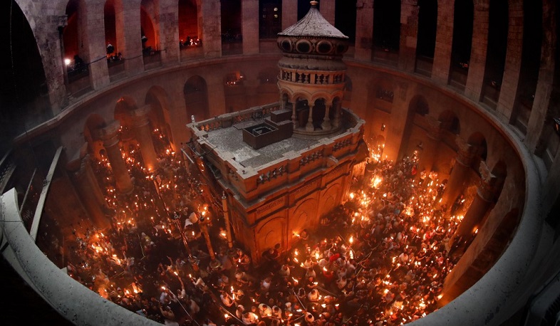 Երուսաղեմի Սուրբ Հարության տաճարում վառվել է Սրբազան կրակը