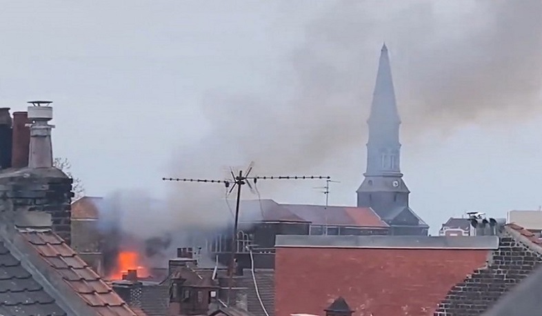 Հրդեհ է բռնկվել Ֆրանսիայի Սբ Պետրոս և Պողոս եկեղեցում