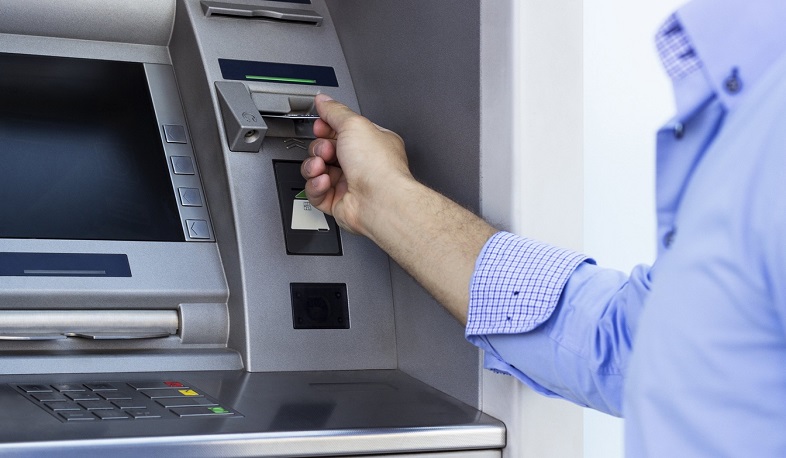 Պլաստիկ քարտերի գործադրմամբ հափշտակվել է առանձնապես խոշոր չափերով գումար