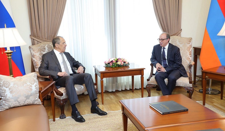 Ara Aivazian’s and Sergey Lavrov’s tête-à-tête meeting started