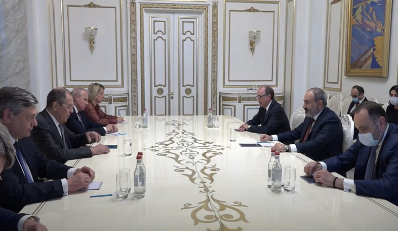 Nikol Paşinyan Sergey Lavrovu qəbul edib