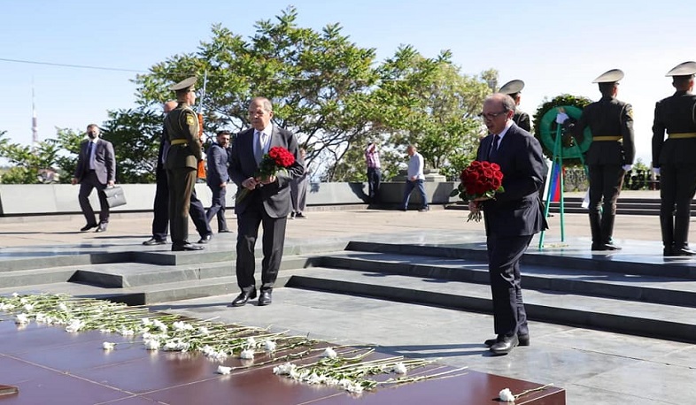 Сергей Лавров посетил «Парк Победы» в Ереване