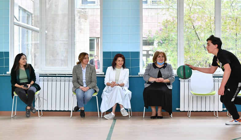 Աննա Հակոբյանն ու Լենա Նազարյանը մասնակցել են Վանաձորի N25 հիմնական դպրոցի նորոգված մարզադահլիճի բացման արարողությանը