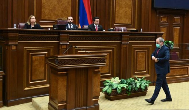 Parlamentin xüsusi iclasında Baş nazirin seçilməməsi halda parlament buraxılacaqdır