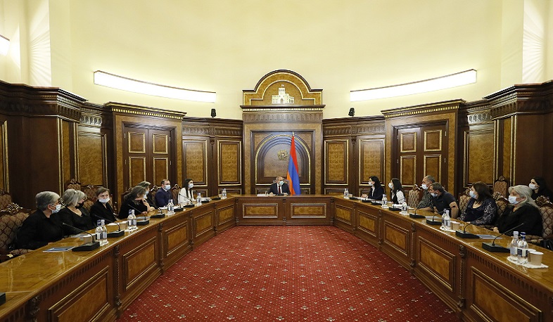 Ամփոփվել է քրեական գործերից առաջինի ուսումնասիրությունը. Նիկոլ Փաշինյանը հանդիպել է զոհված զինծառայողների հարազատներին