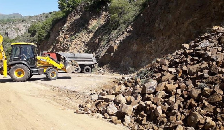 Քարաթափում Մեղրիի լեռնանցքում. ճանապարհահատվածը երկկողմանի փակ է