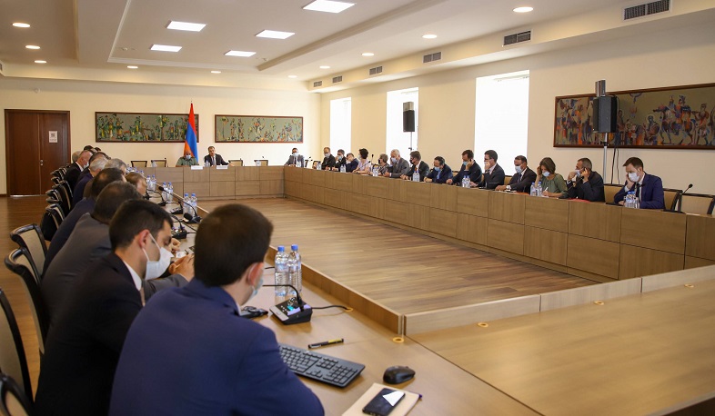 Deputy Foreign Minister briefs ambassadors accredited in Armenia on situation in Syunik and Gegharkunik