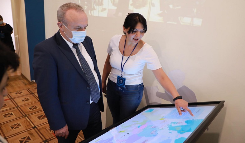 Վահրամ Դումանյանն այցելել է Ա. Սպենդիարյանի տուն-թանգարան