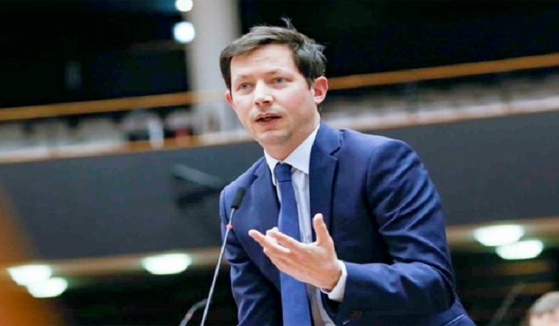 Армянские пленные должны быть немедленно освобождены: Франсуа-Ксавье Беллами