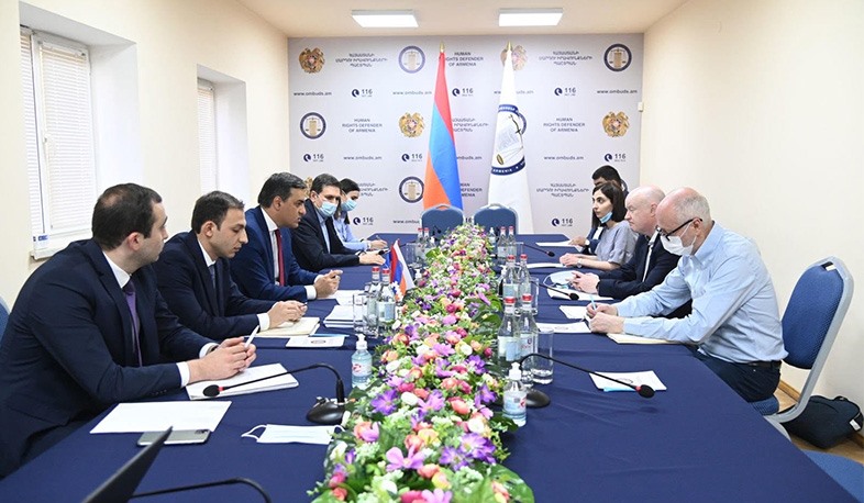 Омбудсмены Армении и Арцаха представили докладчику ПАСЕ доказательства военных преступлений Азербайджана