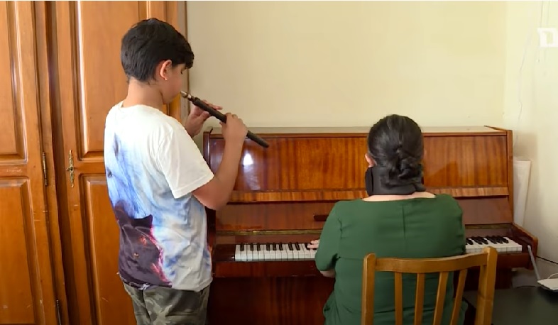 Վեց և ավելի երեխա ունեցած, Ծնողական փառքի մեդալակիրները ամենամսյա պատվովճար կստանան