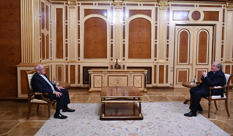 Արմեն Սարգսյանը հյուրընկալել է ՀԲԸՄ նախագահ Պերճ Սեդրակյանին