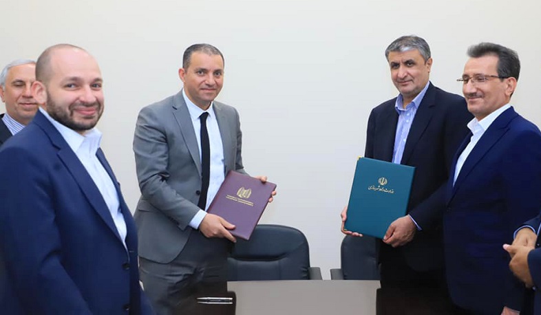 Vahan Kerobyan and Iran’s Minister of Roads and Urban Development sign memorandum of understanding
