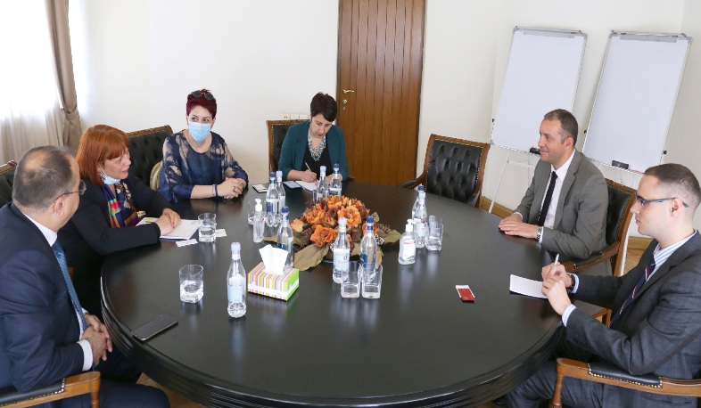 Էկոնոմիկայի նախարարությունում քննարկել են զբոսաշրջության ոլորտի խնդիրները. հանդիպում Չեռնոգորիայի դեսպանի հետ