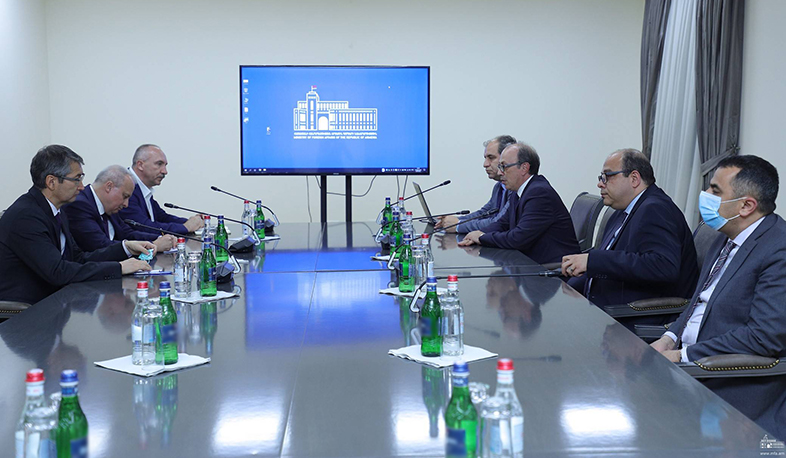 Azərbaycan yeni qanunsuz hərəkətlərə  əl atır: Ara Ayvazyan sərhəd vəizyyəti ilə bağlı KTMT üzv ölkələrinin səfirlərinə məlumat verdi