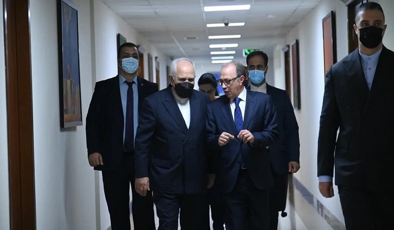 Стартовала встреча Ара Айвазяна с Мохаммадом Джавадом Зарифом в расширенном составе