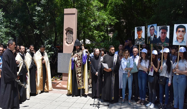 Ոգեկոչման միջոցառումներ՝ նվիրված մանկավարժական համալսարանի և ֆիզկուլտ ինստիտուտի զոհված ուսանողներին