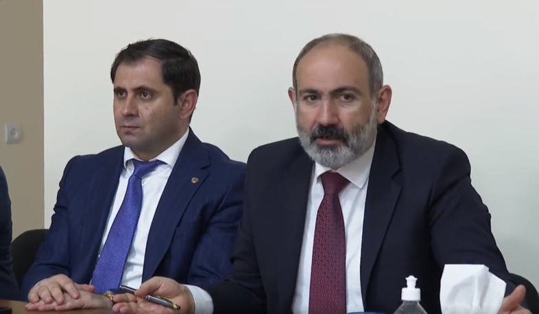 Նիկոլ Փաշինյանը հանդիպում է Արաբկիր վարչական շրջանի ՔՊ կուսակցության համակիրների հետ